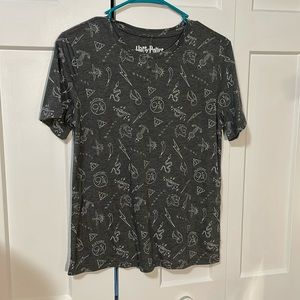 Women’s size large Harry Potter shirt